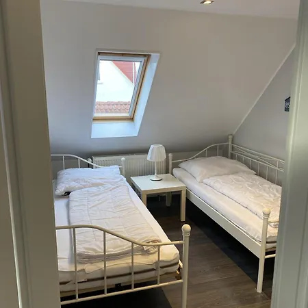 דירה In Ruhiger Lage Mit Grossem Balkon *